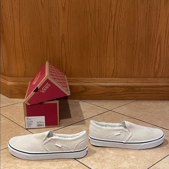 Vans size 8 Off-White suede Sherpa Birch - Picture 3 of 9